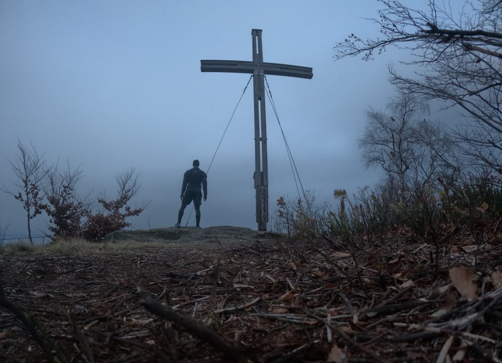 Gipfelkreuz bei einer Bergtour